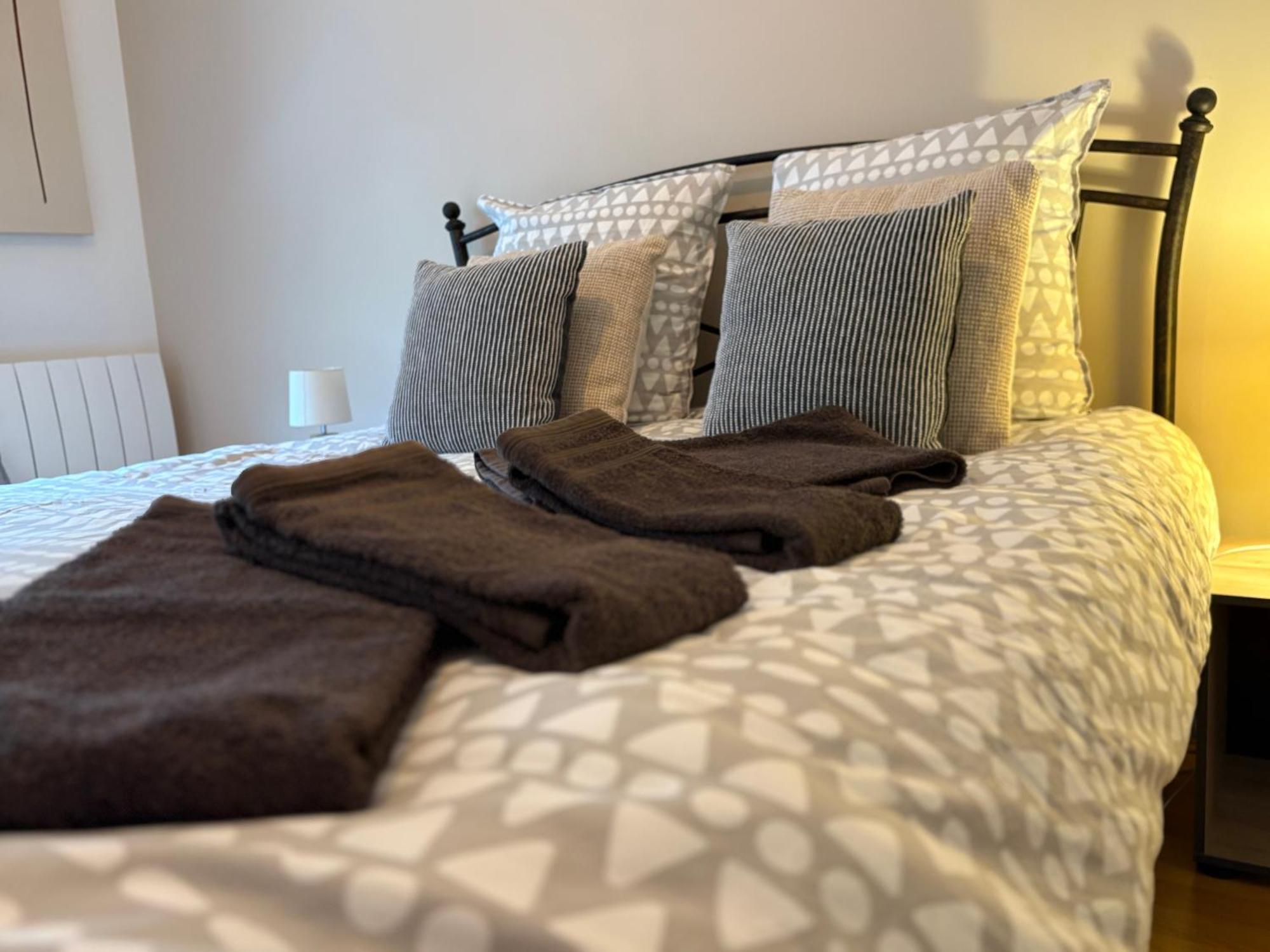 Parking Prive Gratuit, Balcon, 2 Chambres Клермон-Ферран Экстерьер фото