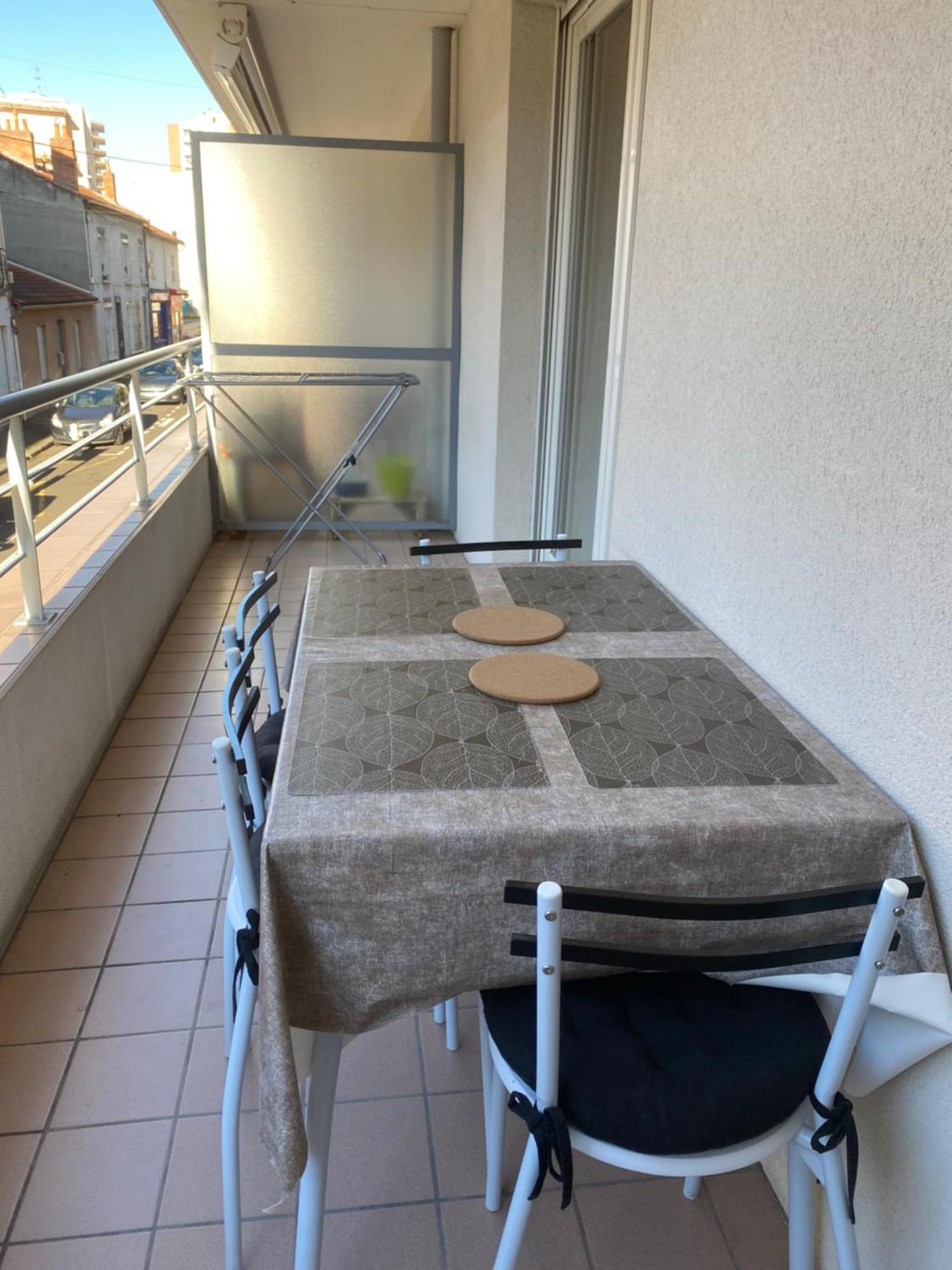 Parking Prive Gratuit, Balcon, 2 Chambres Клермон-Ферран Экстерьер фото